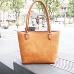 驚きの経年変化を見せるプエブロレザーのトートバッグ