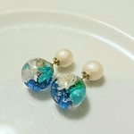 小さなお花とパールキャッチのピアス(ゴールドポスト)