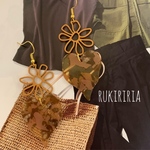 RUKIRIRIA #322 キャメル フラワー×ハートピアス  大ぶりピアス 大ぶりイヤリング 