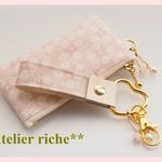 Ｒさまご予約品　★LIBERTY　Millie　ミリー　J11A　グレイッシュピンク　mini×２ポーチ　&　本革キーチャーム
