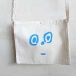 サコッシュ　カバン　フェイス　キャラクター　イラスト　ショルダーバッグ　シルクスクリーン