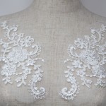 チュールコード刺繍モチーフ 1対 花 オフ白(MFLA82KNJLJL)