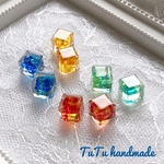 【人気No. 1♡】琉球ガラスのキューブピアス＊レジン