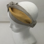 上質な麻のbeige×yellowのクロスターバン