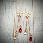 シール（貼る）ピアス　花の雫（ホワイト）アシンメトリー　