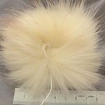 ラビットボール ファー 糸付き ホワイト　3個[4582434308632]