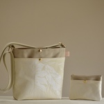 新作🌿シャンパンゴールドに輝くHandy Hula Bag