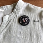 刺繍ブローチ