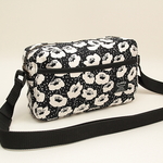 モノトーン　アネモネの花柄プリント生地　 シンプルショルダーバッグ♪