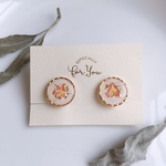 花びらイヤリング（桃と黄）