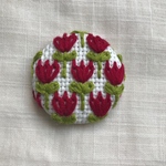 地刺し 刺繍 くるみボタン ヘアゴム      ブローチ
