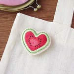 ハートスイカの刺繍ブローチ