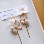 ❁ お花とパールのピアス / イヤリング