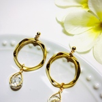 樹脂 ピアス ／ フープ × ドロップチャーム