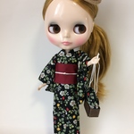 ※小物付き※22センチドールサイズゆかた・黒小花×深赤帯