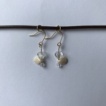 チェコガラスビーズのピアス　お花　クリア×ホワイト