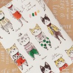 【文庫本】ゴムバンド栞付ブックカバー★おしゃれ 猫 服を着たネコ★生成り
