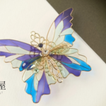 蝶のバレッタ〜beautiful world〜（hair ornaments of Stained glass butterfly）