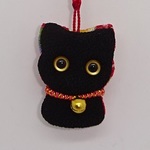 ちりめん根付け　ねこ  (黒猫) 