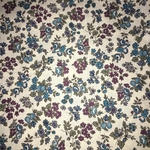 レトロな色合いの小花柄生地