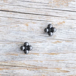【花の形のボタン】スモールメタルボタン ＃BT250 １穴 8mm C/#BN　ブラック　5個セット