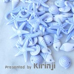 「海のもの」　極薄い藍色　アクリルビーズ　CN3129