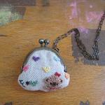 くまちゃん手刺繍のちびがま口ネックレス