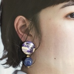 design wood / purple × royal blue ボタンピアス/イヤリング