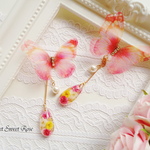 【再販】蝶々とお花のしずく　～かすみ草　ピンク系～　イヤリング/ピアス/蝶/花/レジン/しずく/パール