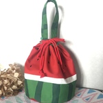 ころりんまぁるいスイカ巾着バッグ。丸底可愛い。