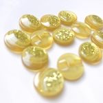 ○15個○ ラメ入り  黄緑ボタン