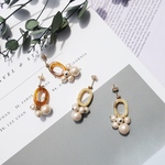 【50%オフSALE】たっぷりパールとべっ甲のゆらりんピアス