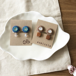 《har様 専用》刺繍グラデーションブルー＆シックなブラウンのイヤリング･:*+