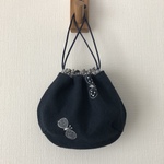 ミナペルホネンの生地で作りました巾着 小 ネイビーのchoucho
