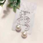シルバーピアス うねうねピアス パール