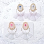 〈セール中〉かすみ草とフリルの２wayピアス