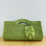【再販】マクラメフェザー付きクラッチバッグ