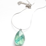 【天然石】雨粒を閉じ込めた美しい大粒フローライトネックレス/チョーカー