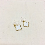 フラワー シンプル イヤリング 白