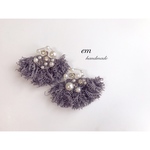 再再販！クリア×ダークグレータッセルピアス