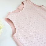 お花の刺繍＊ノースリーブブラウス （１１号)