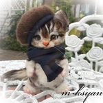 ベレー帽子のトラ猫さん