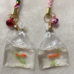 袋入り金魚の根付 