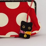 ちりめん根付け　ねこ  (黒猫) 