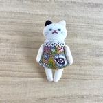 猫のブローチ