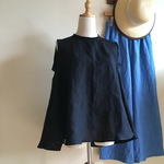 墨染インディゴブルーリネンで作ったフレアブラウス