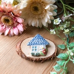 お家の陶ブローチ 小花レリーフ/陶器製