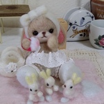 うさちゃんお出かけ前のお化粧(o^-')b !でーす｡