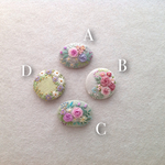 【再販×4】リネンと刺繍のバラと小花のヘアゴム or ブローチ