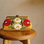 金茶色　マスタードイエロー　リネン　花刺繍がま口　大きいサイズ　ししゅう